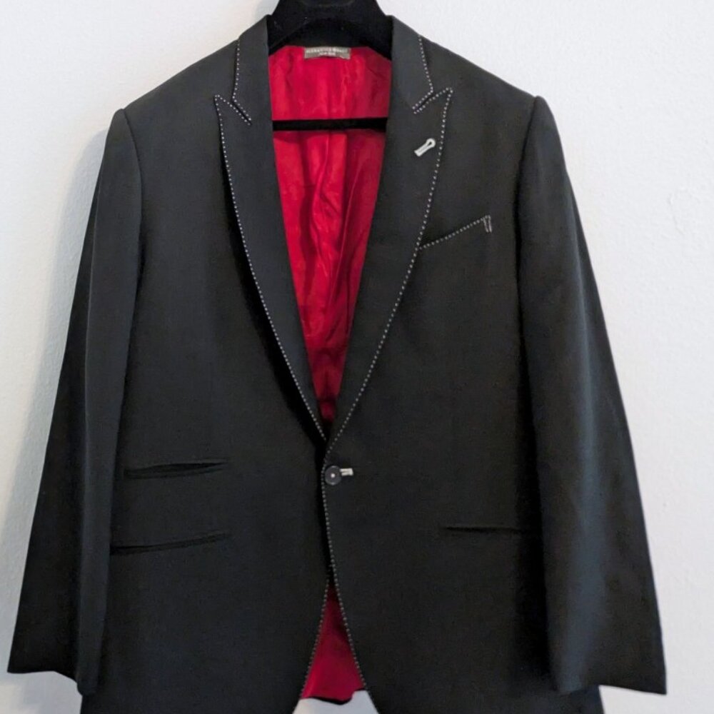 Black Alexander Nash peak lapel blazer with pick stitch, 42R